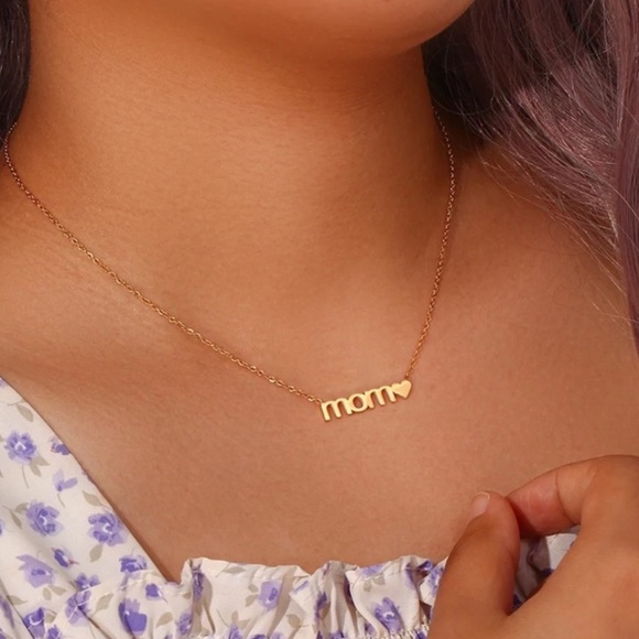 NEW MOM HEART 18K GOLD NECKLACE, NICE NECKLACE, CUTE NECKLACE - Picture 2 of 6